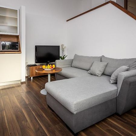 Vinosseum Bor- Es Apartmanhaz โชพรอน ภายนอก รูปภาพ