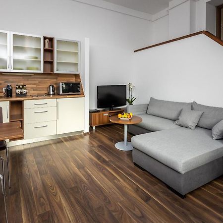 Vinosseum Bor- Es Apartmanhaz โชพรอน ภายนอก รูปภาพ