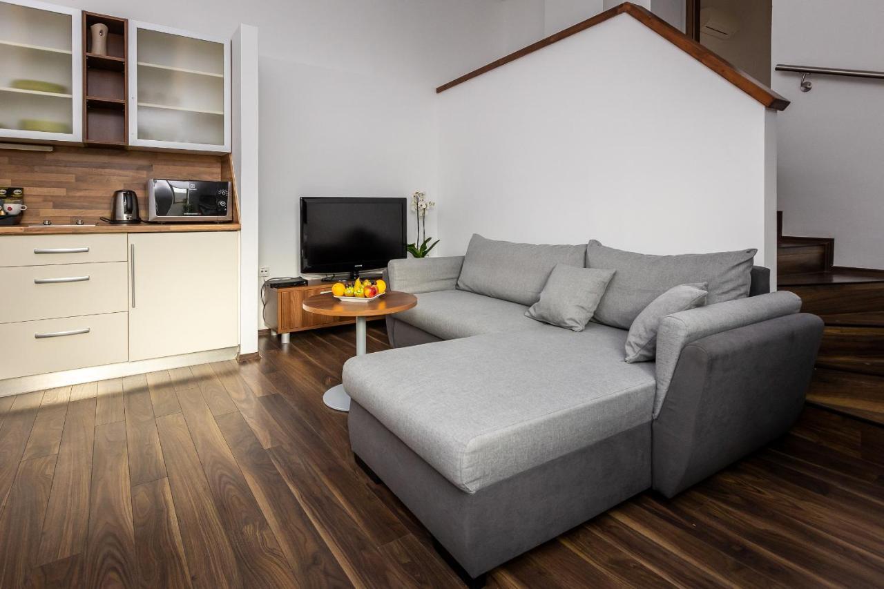 Vinosseum Bor- Es Apartmanhaz โชพรอน ภายนอก รูปภาพ